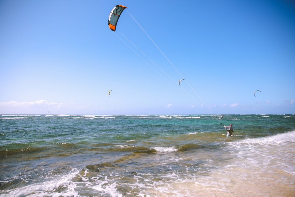 Kitesurfing at Mokuleia Beach Park, Oahu, Hawaii
